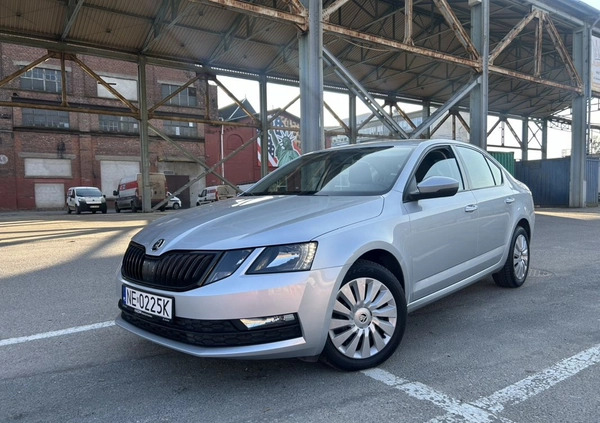 Skoda Octavia cena 41300 przebieg: 203000, rok produkcji 2018 z Elbląg małe 191